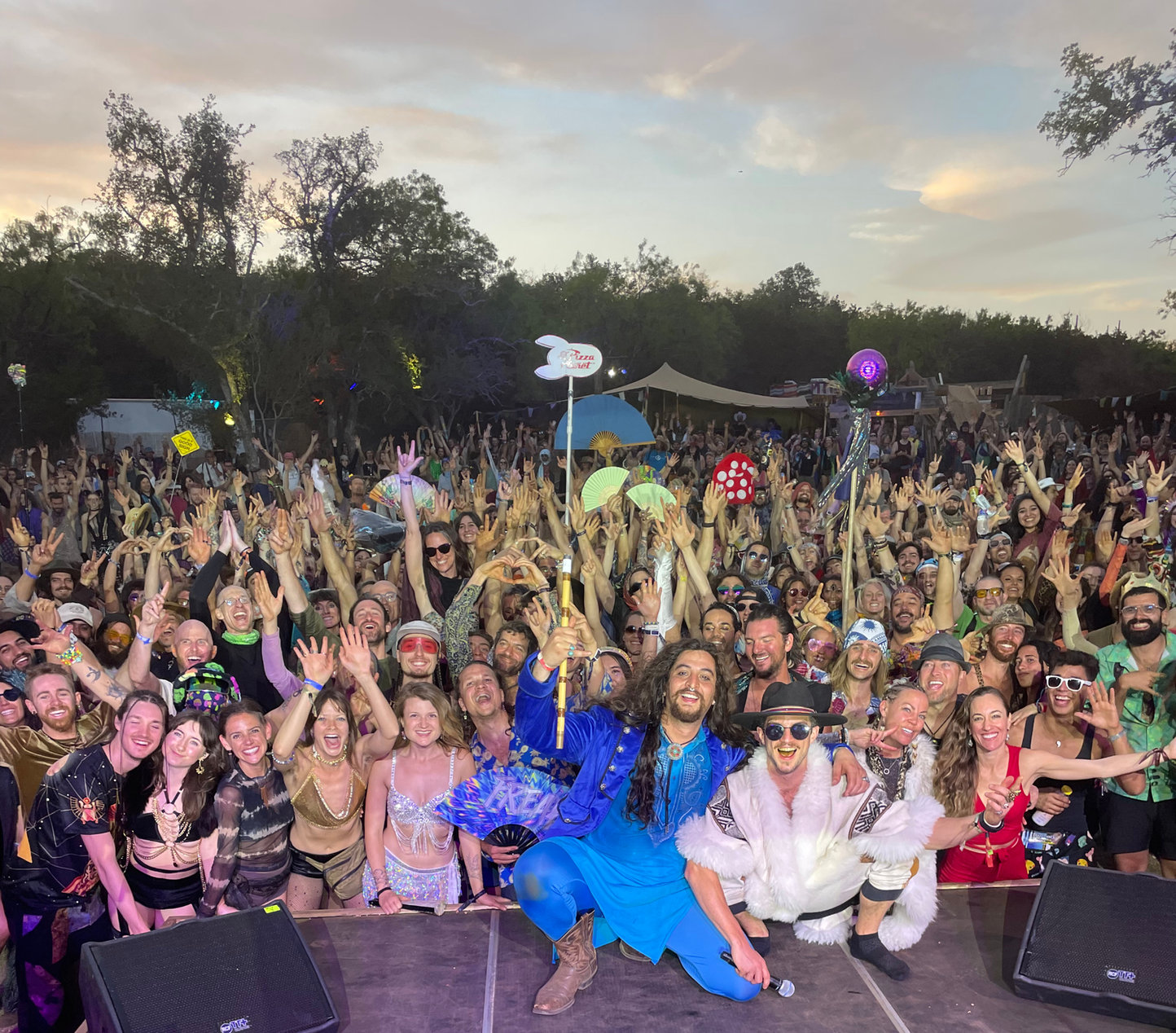 Akriza - Press Photo 2