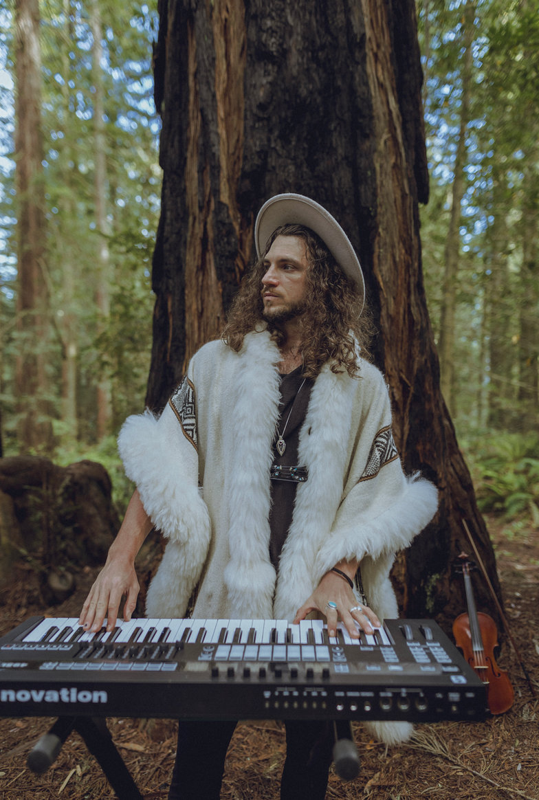 Akriza - Press Photo 1